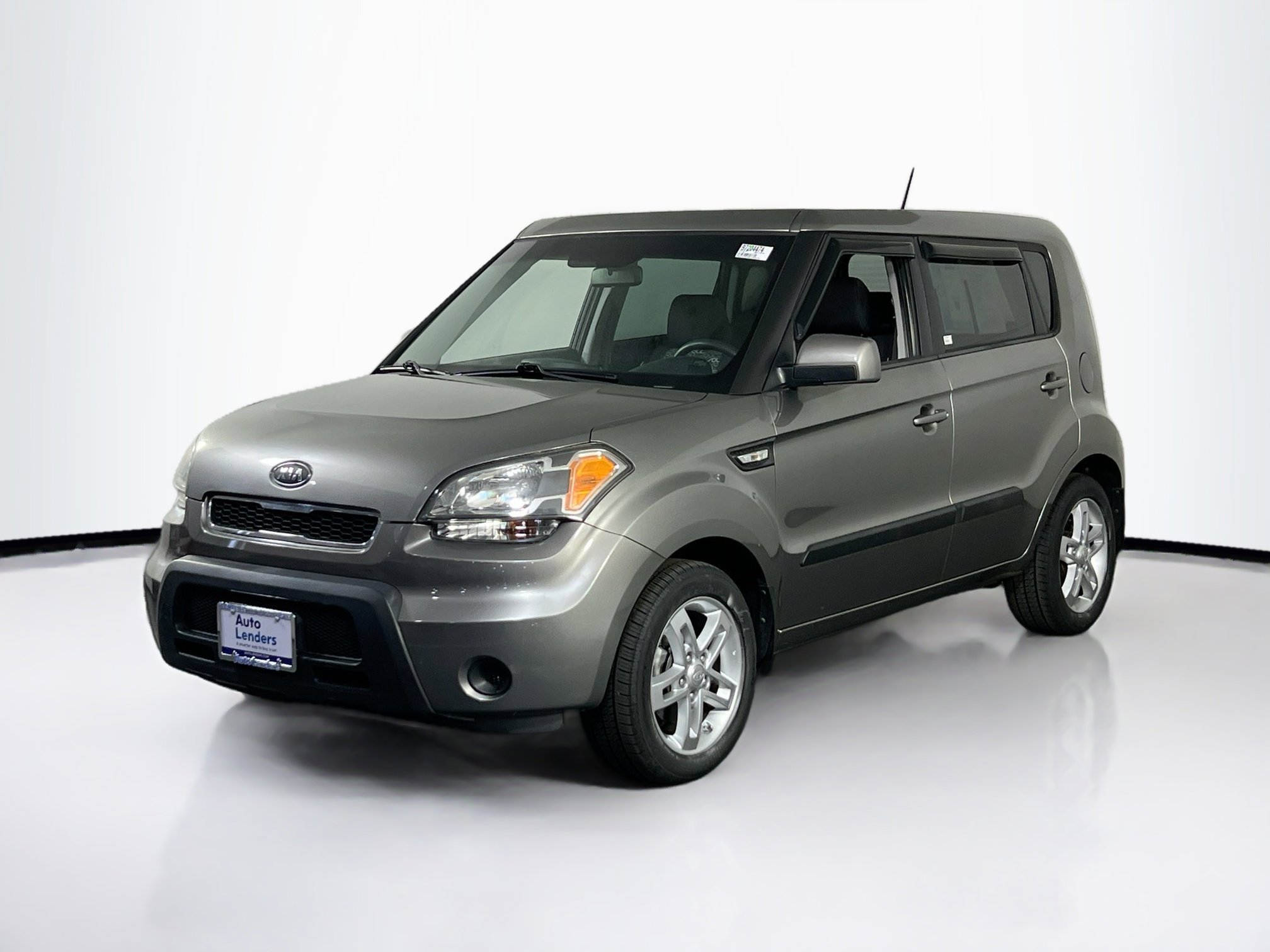 Used 2011 Kia Soul ! FWD image 1