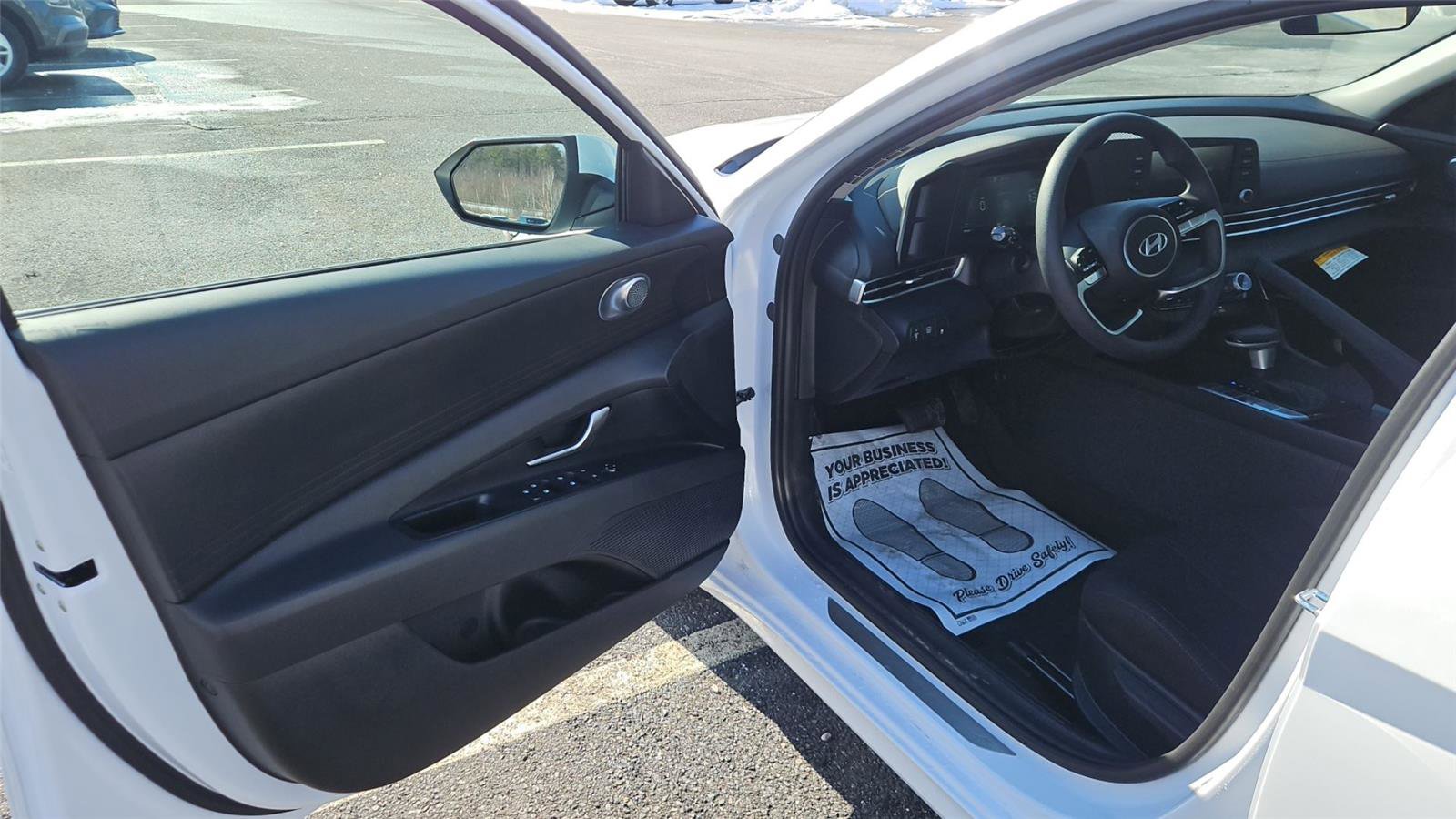 Certified 2025 Hyundai Elantra Blue image 9