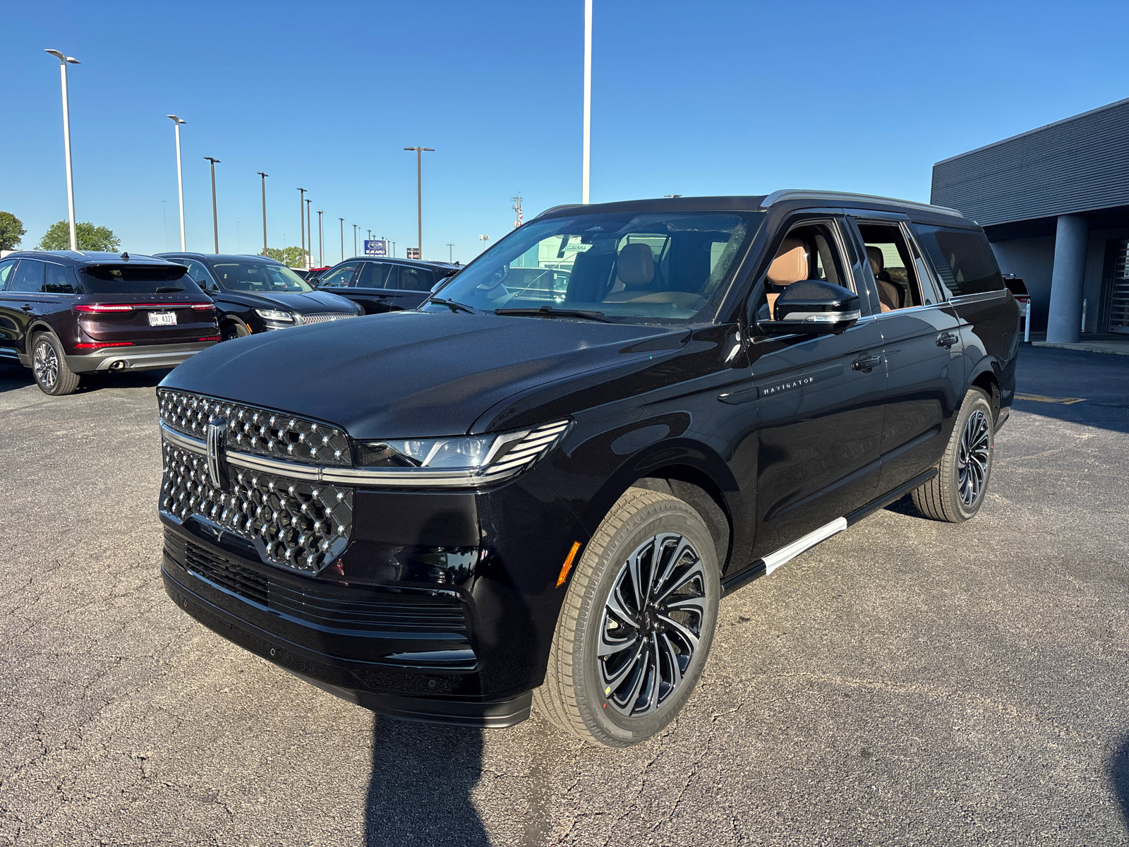 New 2026 Lincoln Navigator L Black Label AWD/4WD image 3