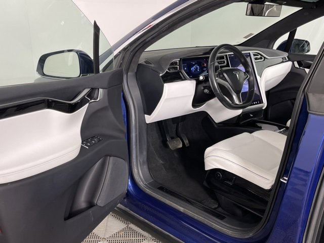 Used 2016 Tesla Model X 90D image 23