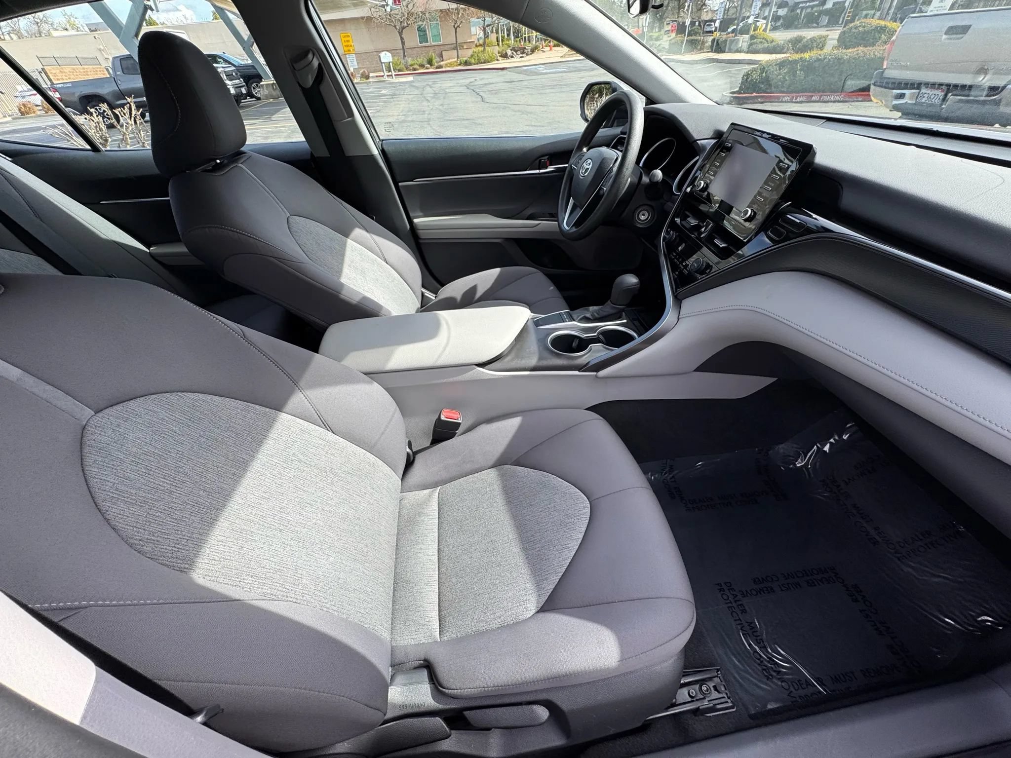 Used 2022 Toyota Camry LE FWD image 12