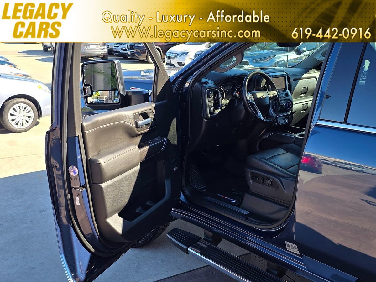 Used 2020 Chevrolet Silverado 2500 LTZ w/ LTZ Premium Package image 52