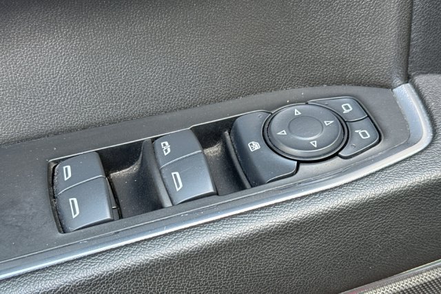 Used 2025 Chevrolet Silverado 1500 LT RWD image 12
