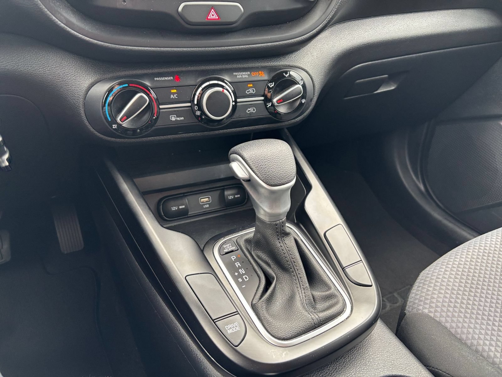 Used 2025 Kia Soul LX w/ LX Technology Package FWD image 38