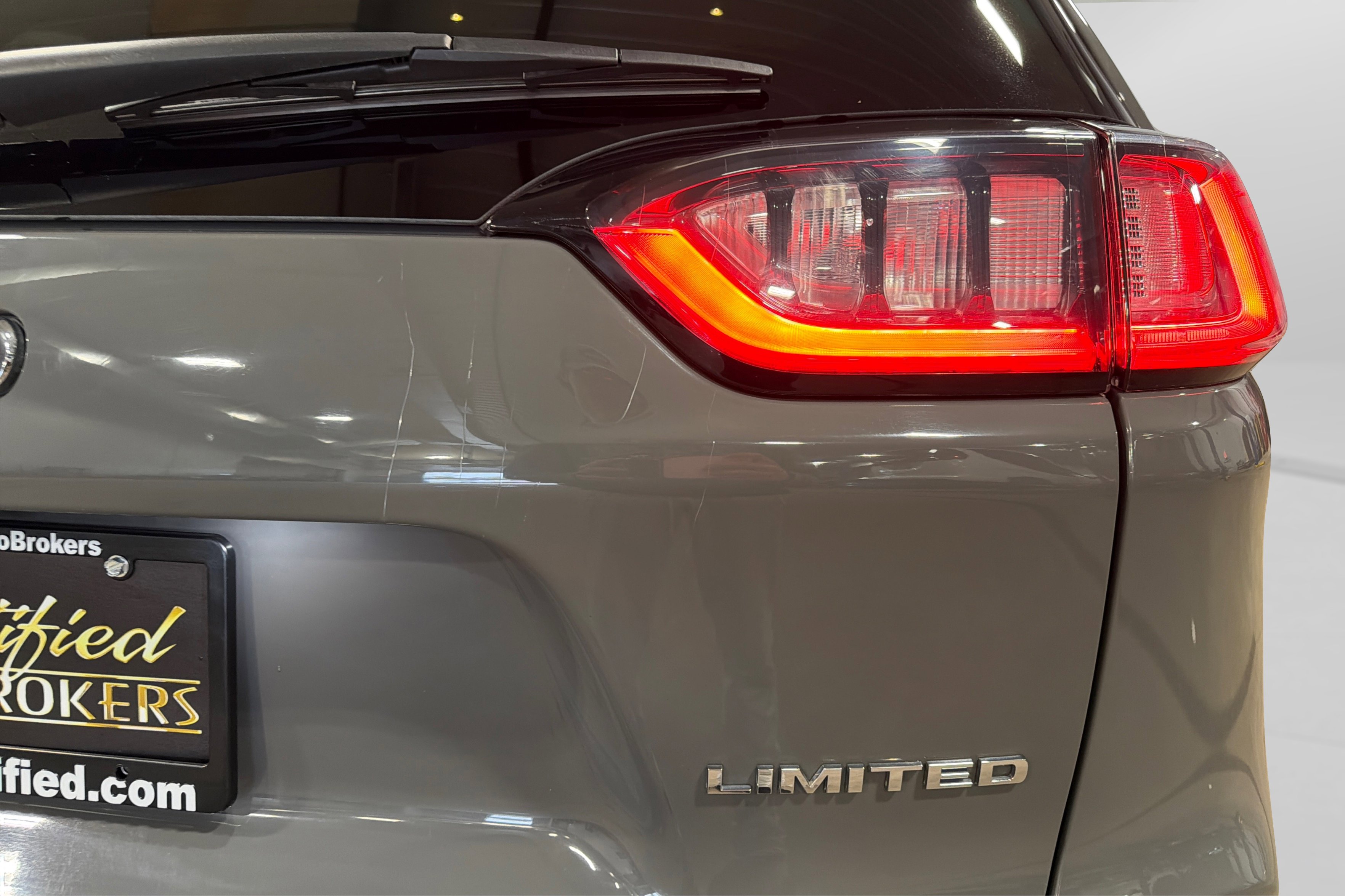 Used 2020 Jeep Cherokee Limited AWD/4WD image 46