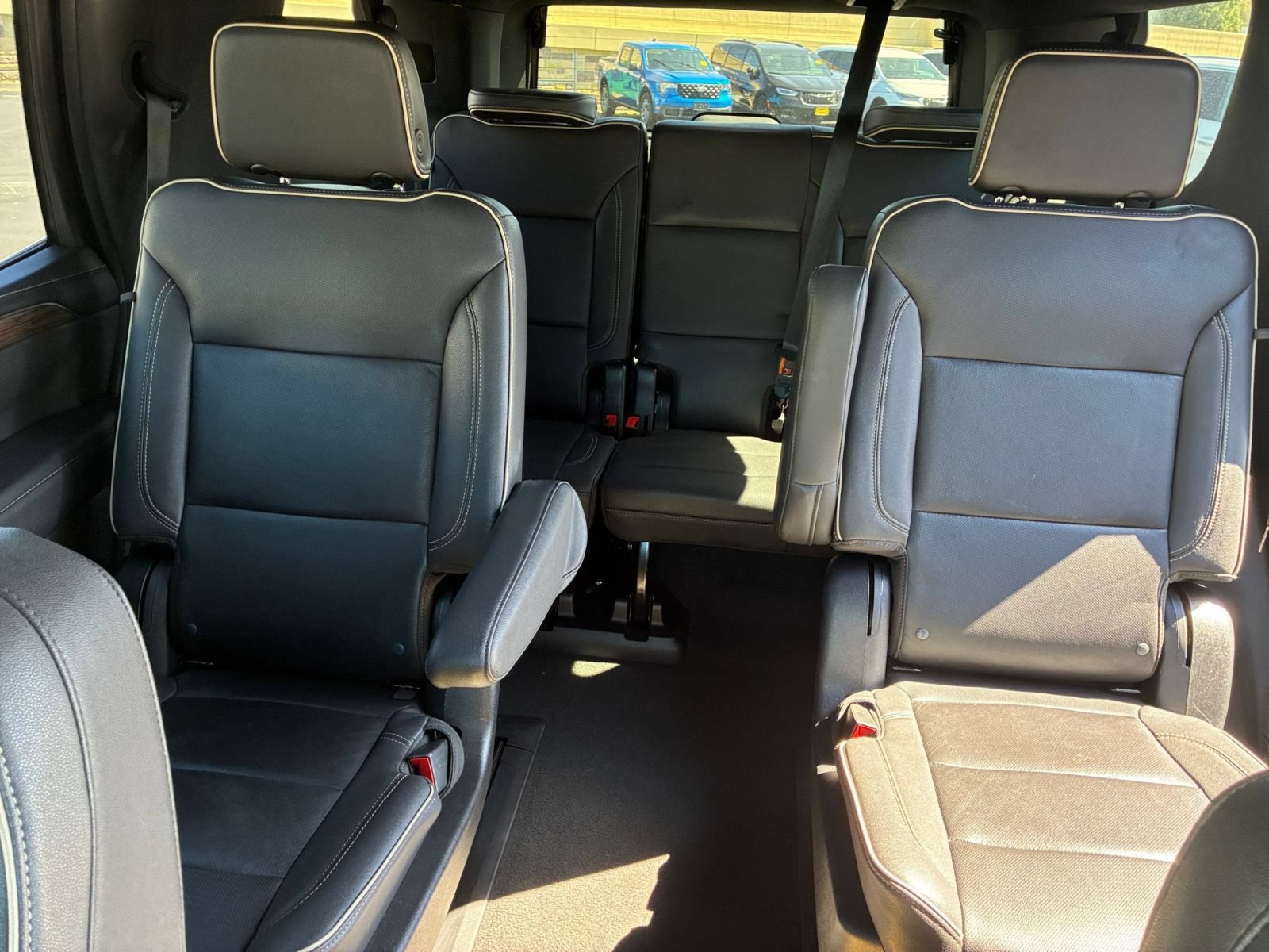 Used 2023 Chevrolet Tahoe Premier AWD/4WD image 24