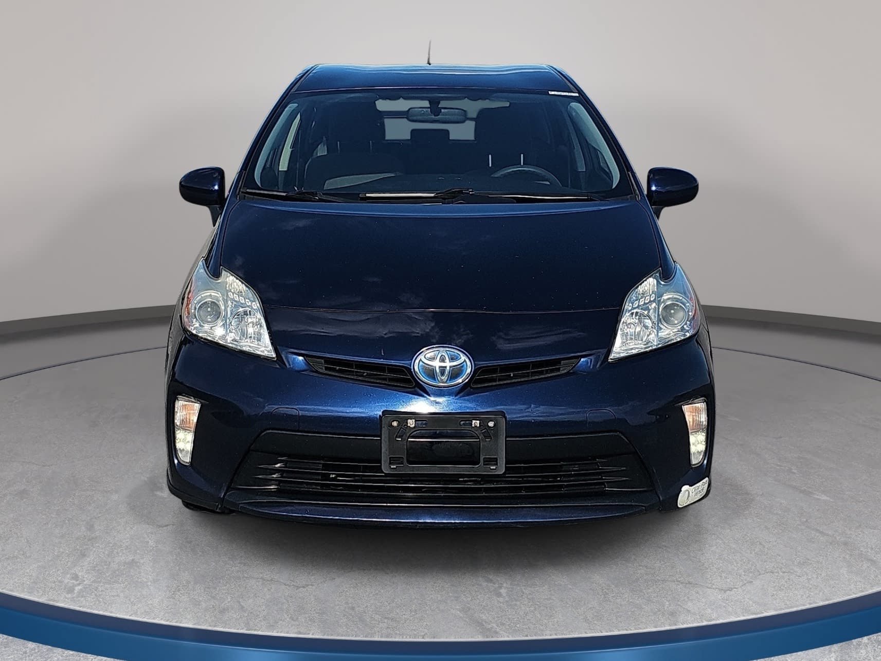 Used 2015 Toyota Prius Two FWD image 2