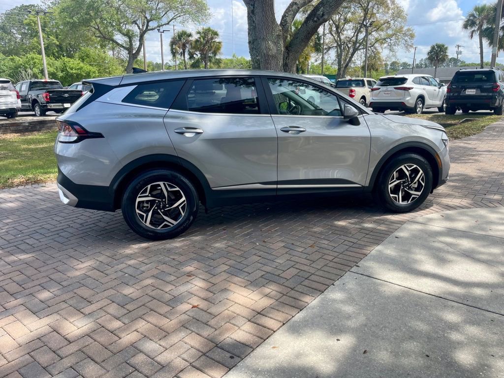 Used 2025 Kia Sportage LX FWD image 7
