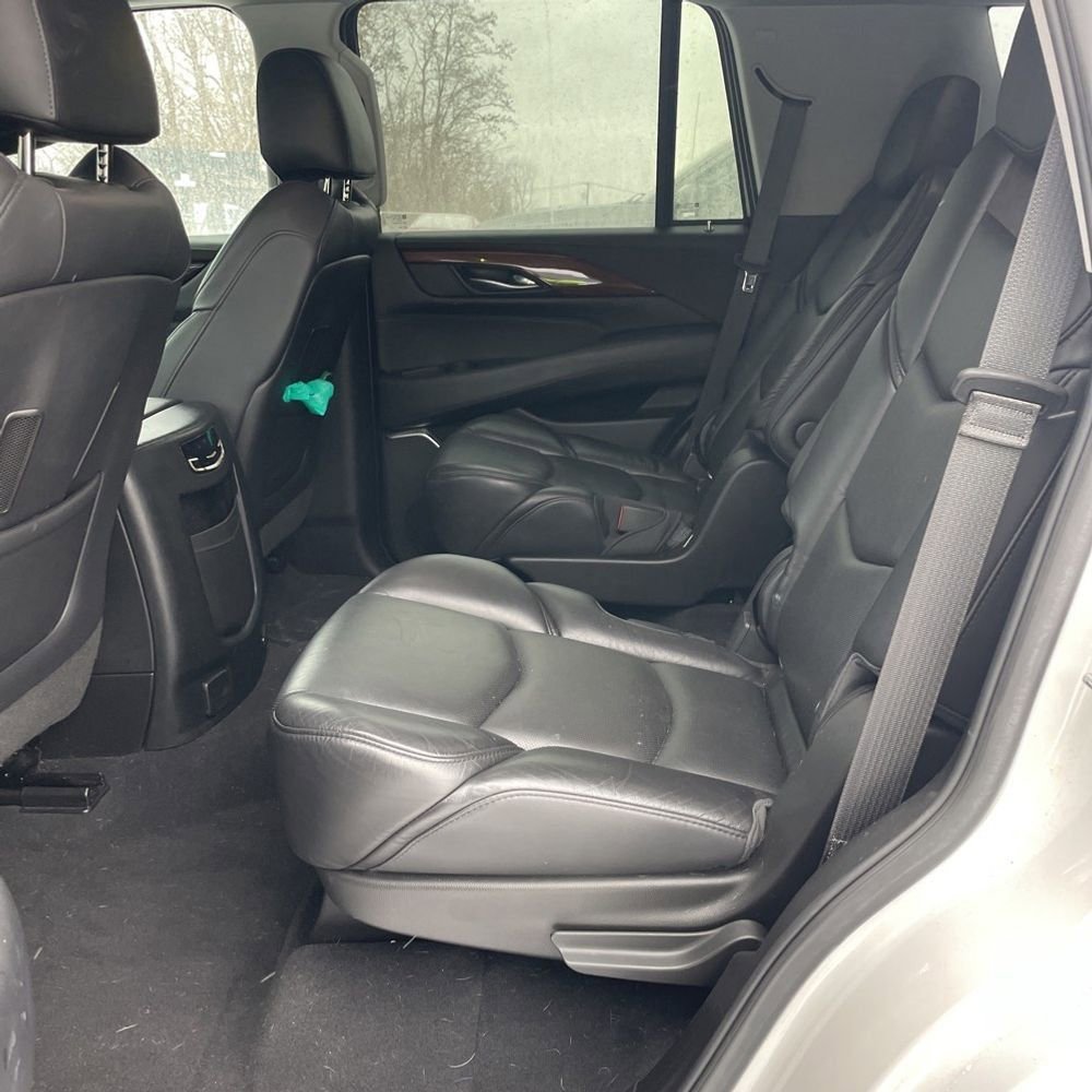 Used 2018 Cadillac Escalade Luxury w/ LPO, Radiant Package image 18