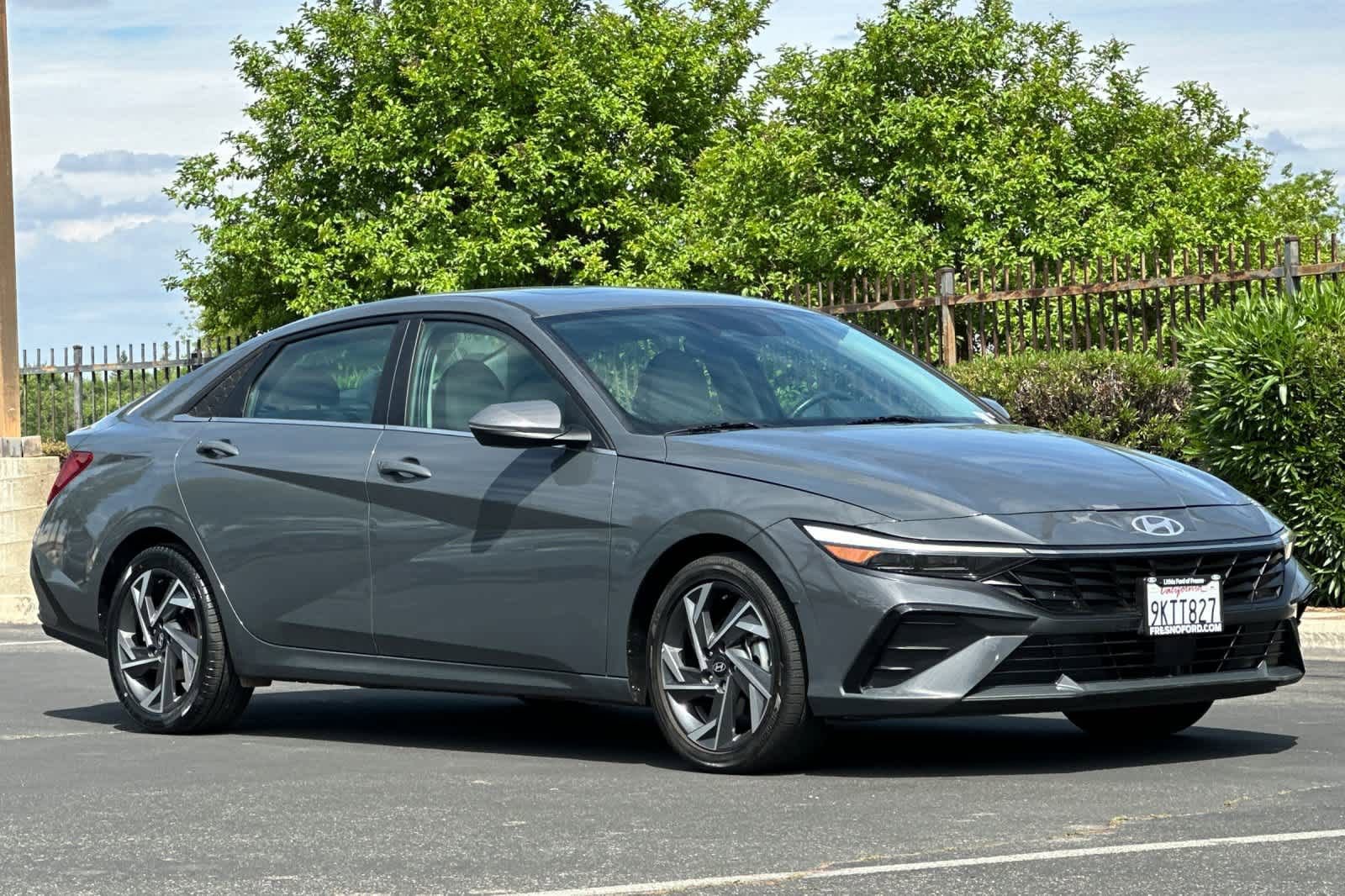 Used 2024 Hyundai Elantra Limited image 9