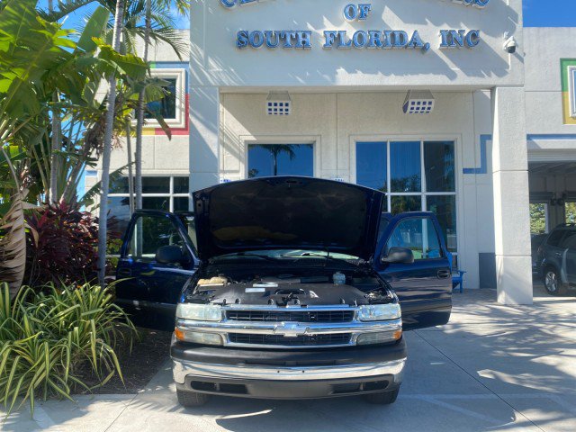 Used 2003 Chevrolet Suburban LS image 17