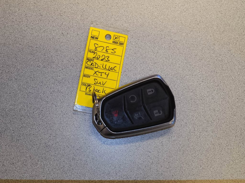 Used 2023 Cadillac XT4 Luxury w/ Cold Weather Package image 38