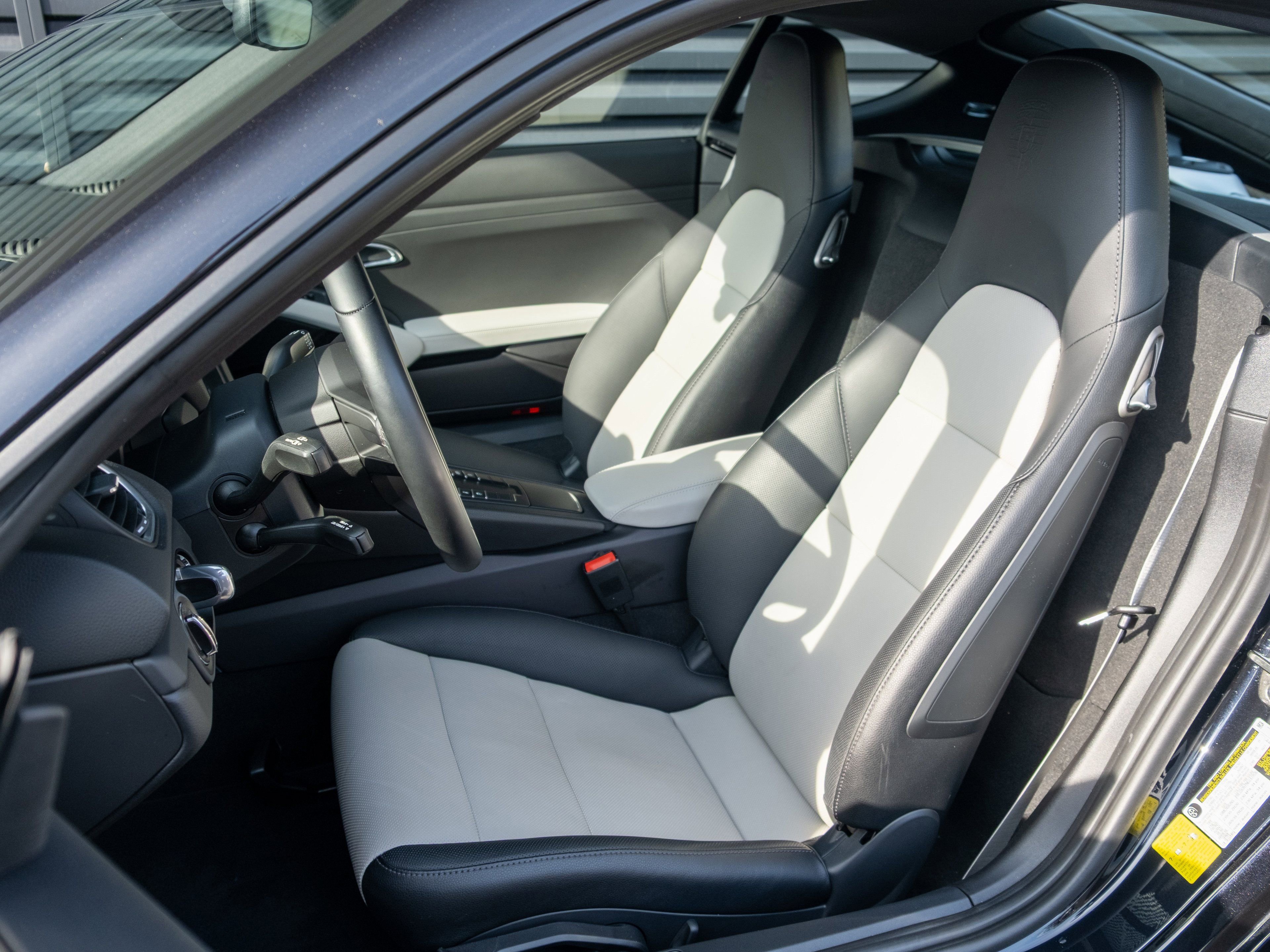 Certified 2024 Porsche 718 Cayman image 5