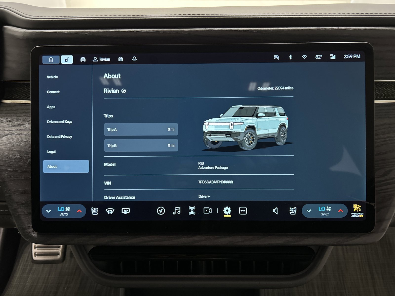 Used 2023 Rivian R1S Adventure image 29