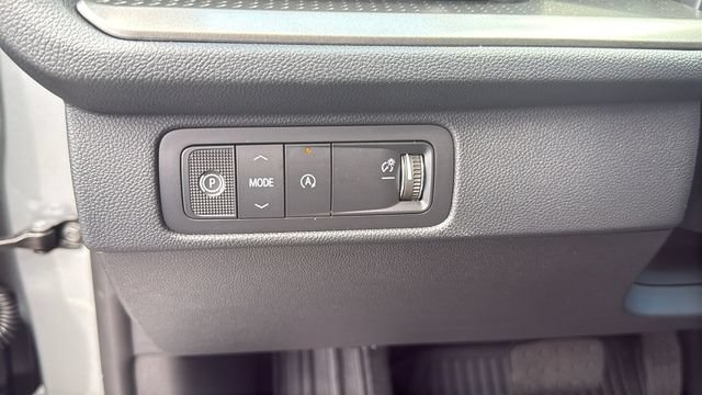 New 2027 Chevrolet Traverse LT w/ Driver Confidence Package FWD image 14
