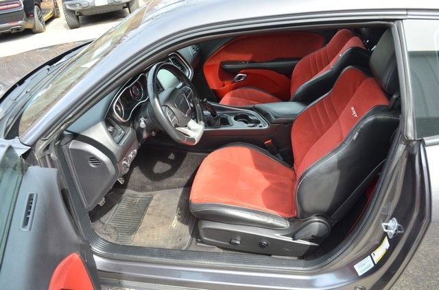 Used 2015 Dodge Challenger SRT image 17