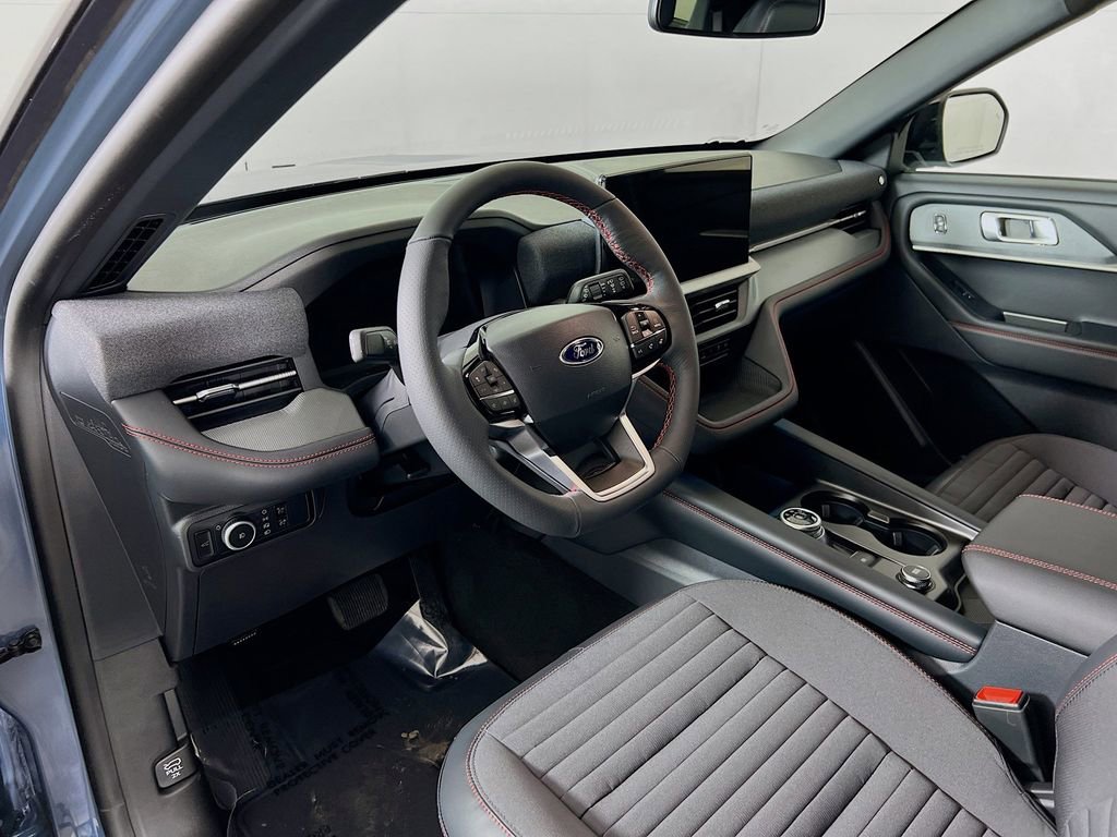New 2026 Ford Explorer ST-Line w/ ST-Line Street Pack image 3