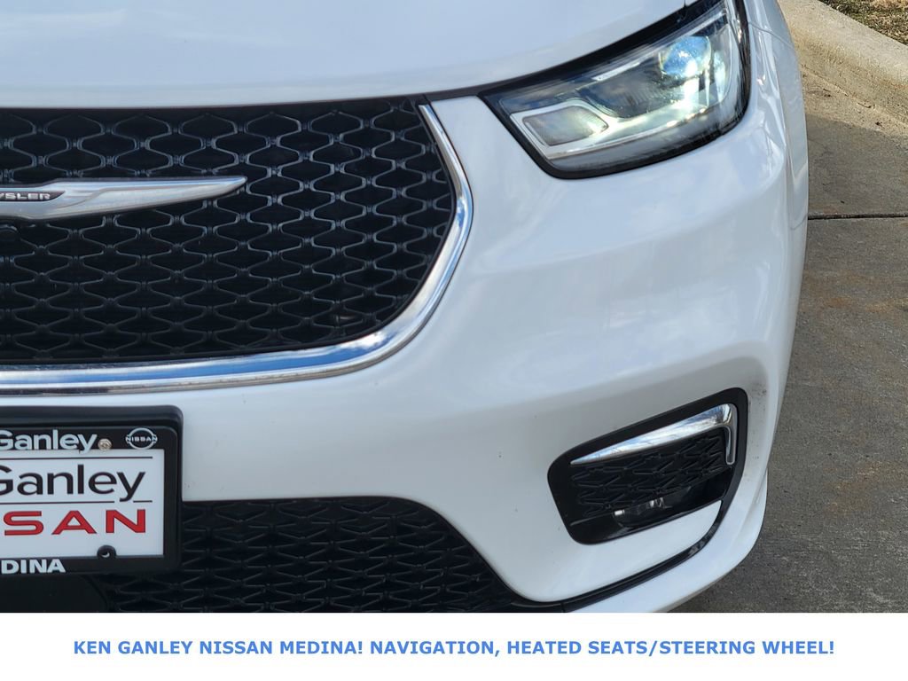 Used 2024 Chrysler Pacifica Select image 10