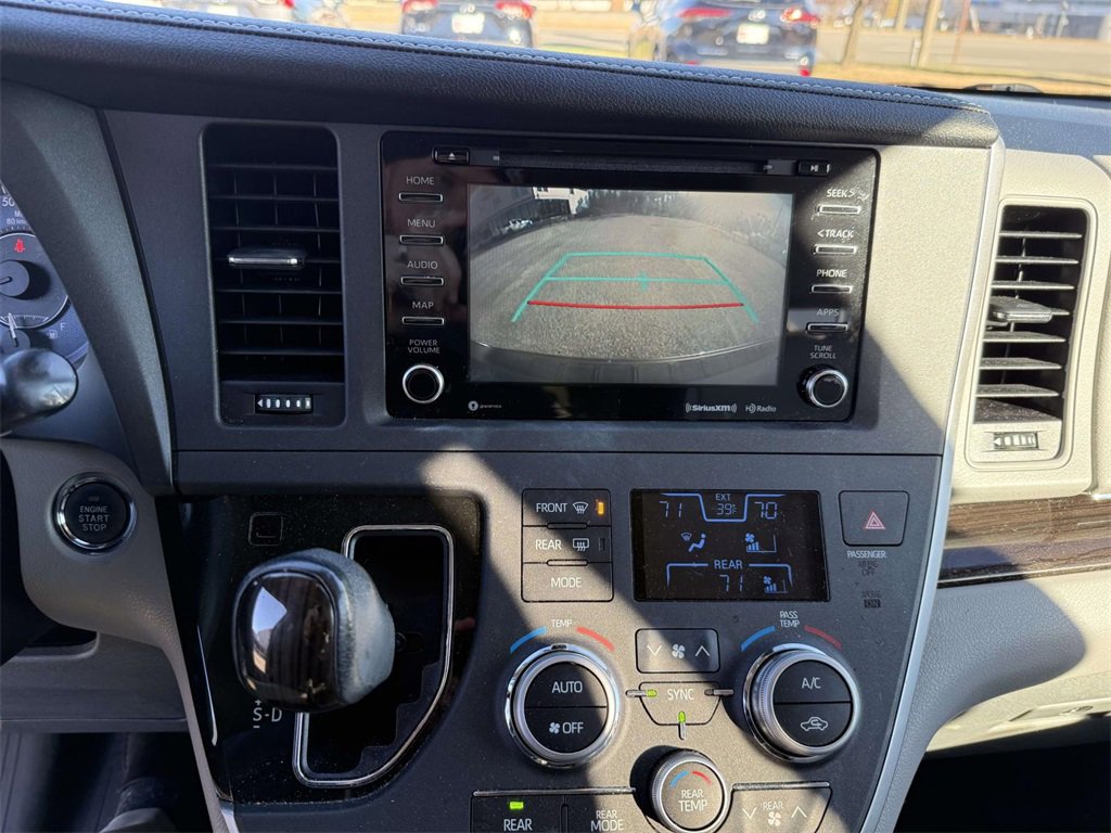 Used 2020 Toyota Sienna XLE image 10