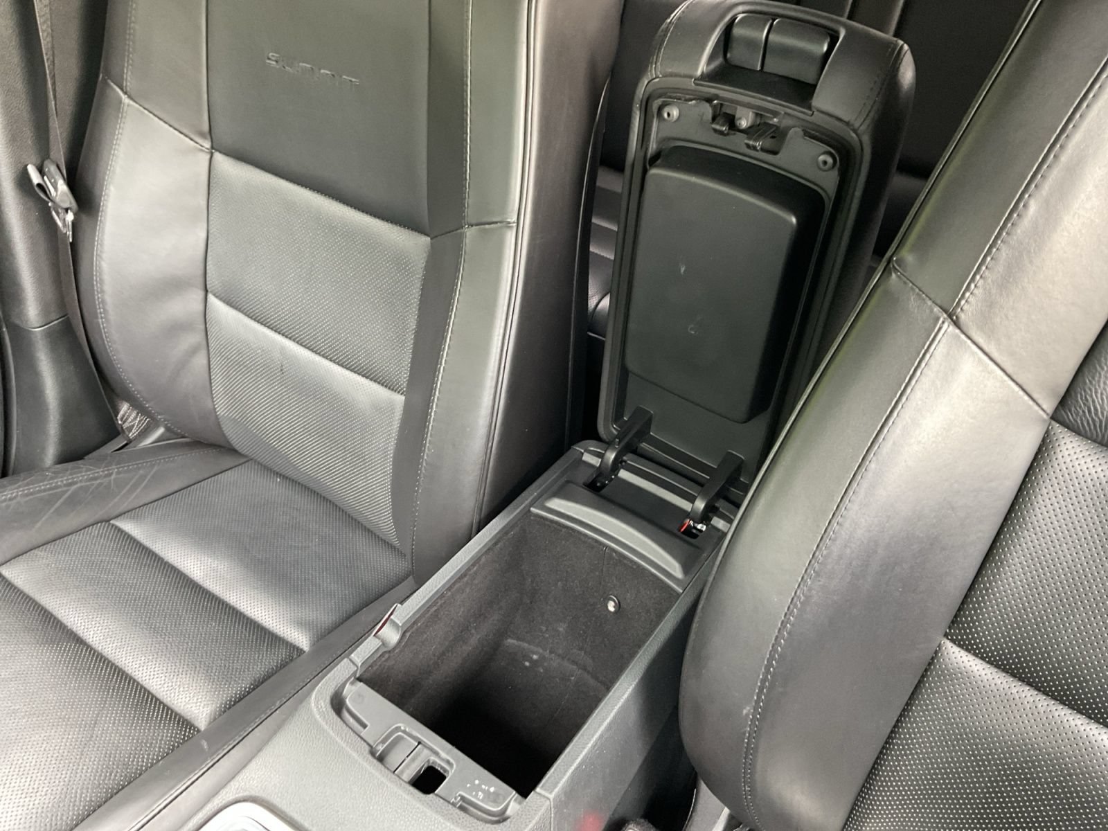 Used 2017 Jeep Grand Cherokee Summit AWD/4WD image 43