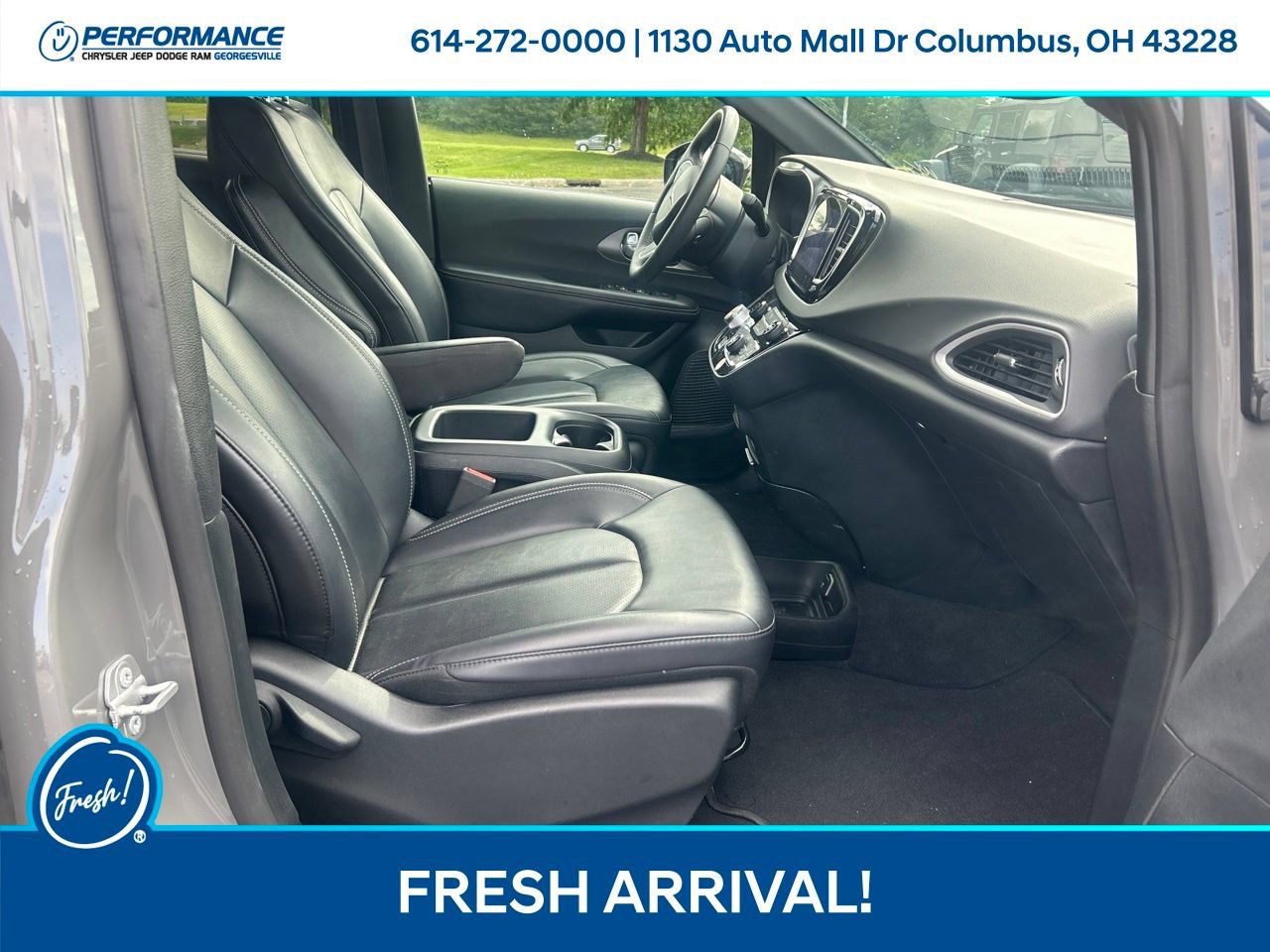 Used 2025 Chrysler Pacifica Select FWD image 16