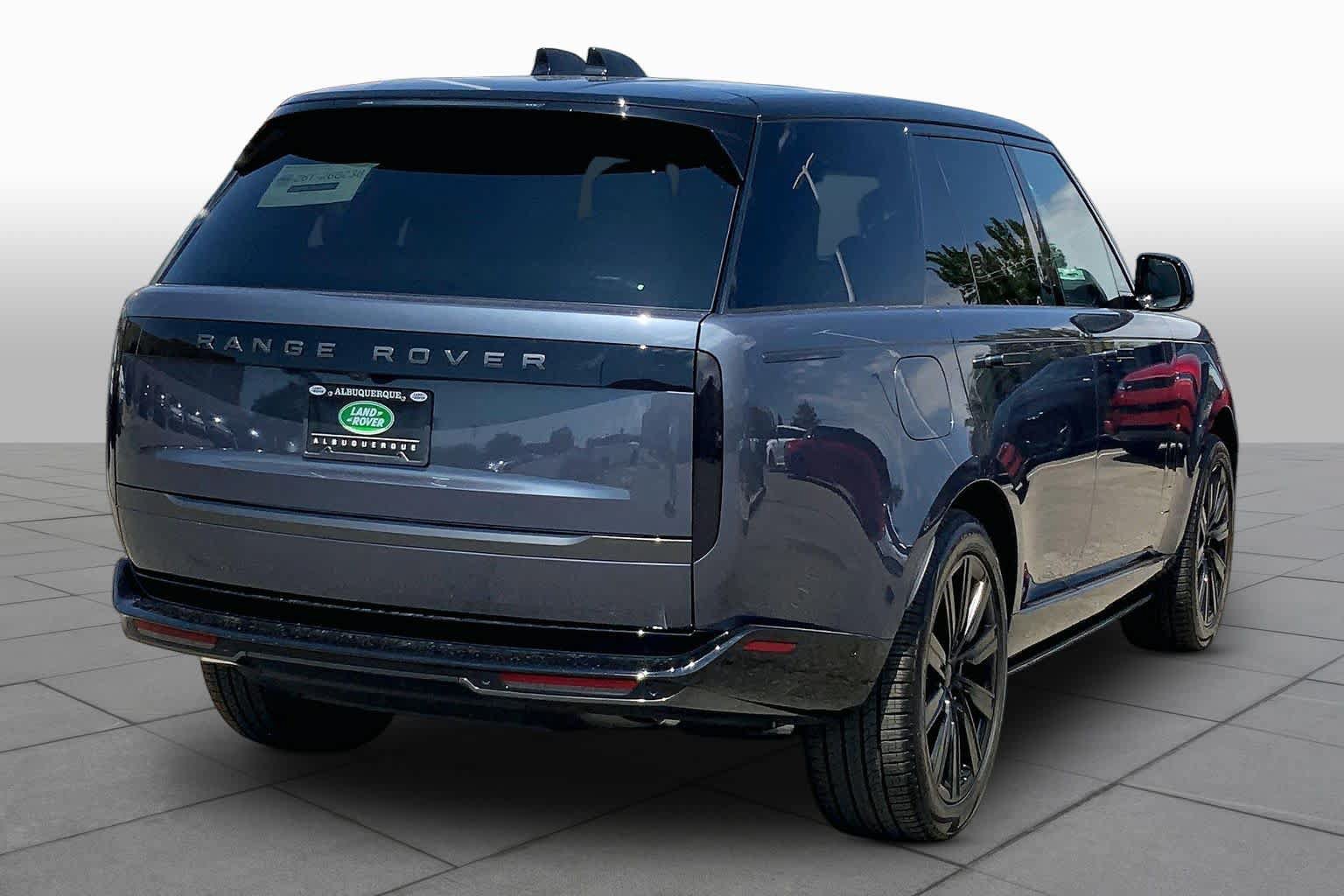 Used 2026 Land Rover Range Rover SE AWD/4WD image 11