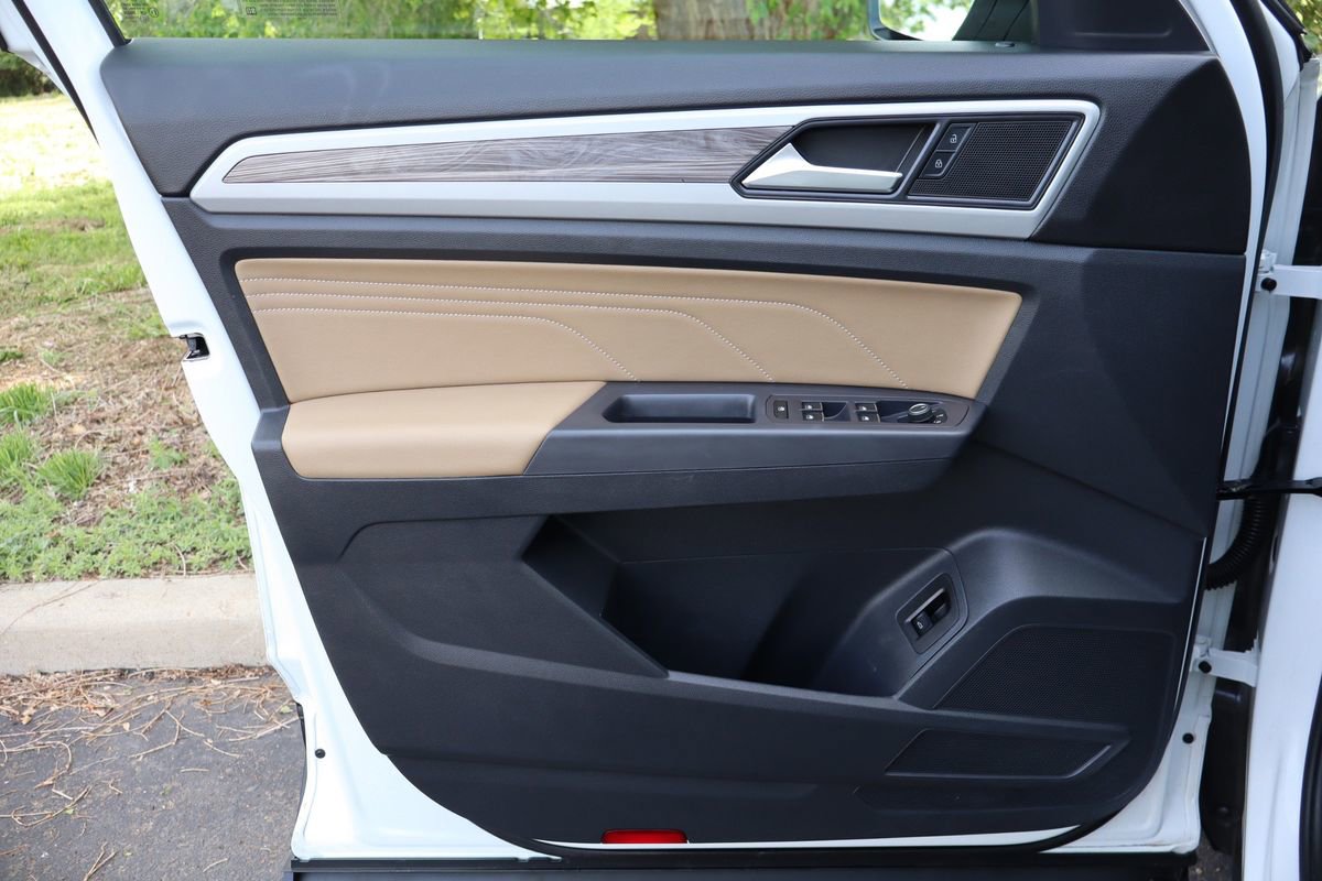 Used 2021 Volkswagen Atlas Cross Sport SE image 18