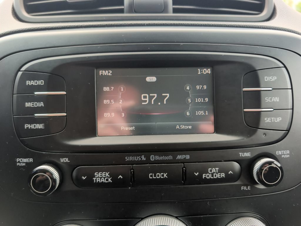 Used 2016 Kia Soul + FWD image 13