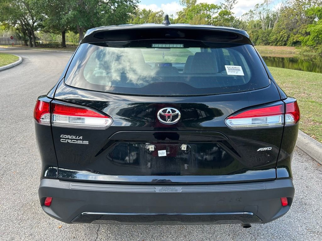 Used 2025 Toyota Corolla Cross L image 4