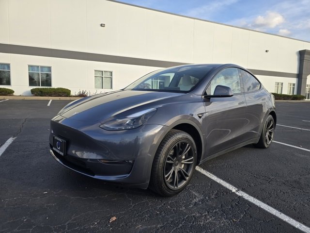 Used 2023 Tesla Model Y 2WD image 10