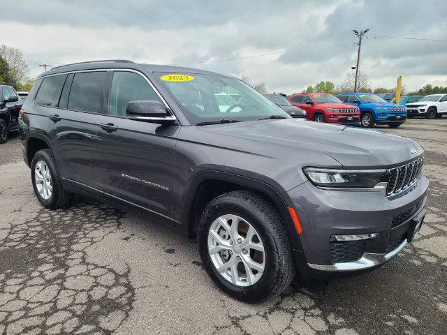 Used 2023 Jeep Grand Cherokee L Limited AWD/4WD image 4