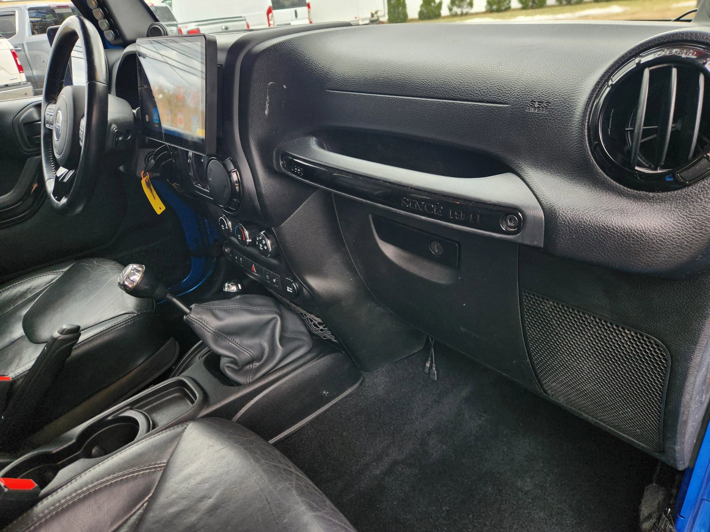 Used 2014 Jeep Wrangler Unlimited Sahara image 40