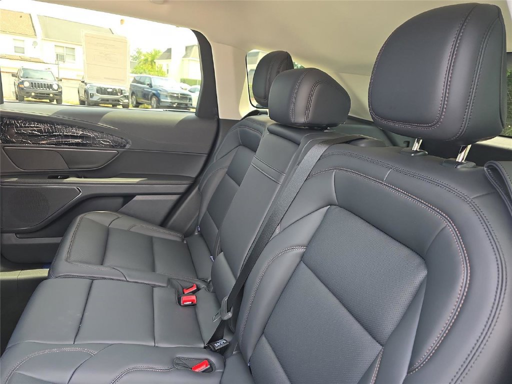 New 2026 Lincoln Nautilus Premier AWD/4WD image 11