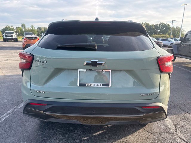 Used 2025 Chevrolet Trax ACTIV w/ Driver Confidence Package FWD image 3