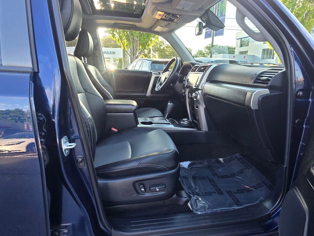 Used 2020 Toyota 4Runner SR5 Premium w/ Moonroof Package AWD/4WD image 12