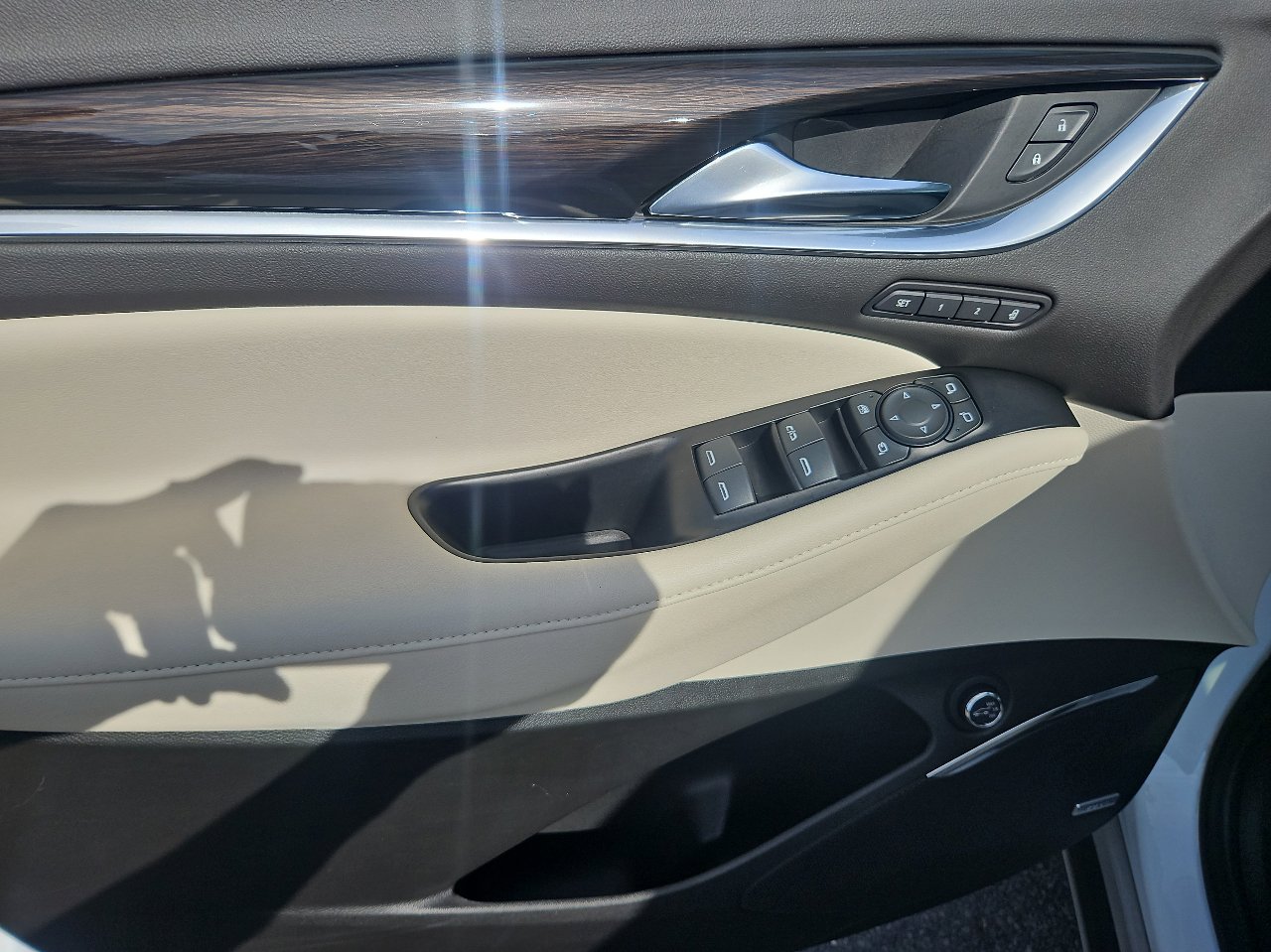 Used 2022 Buick Enclave Premium w/ Experience Buick Package image 14