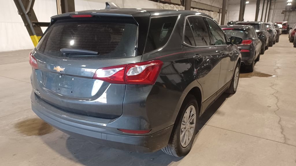 Used 2019 Chevrolet Equinox LS image 2