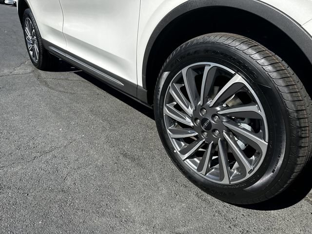 Certified 2023 Lincoln Corsair Reserve w/ Equipment Group 201A AWD/4WD image 11