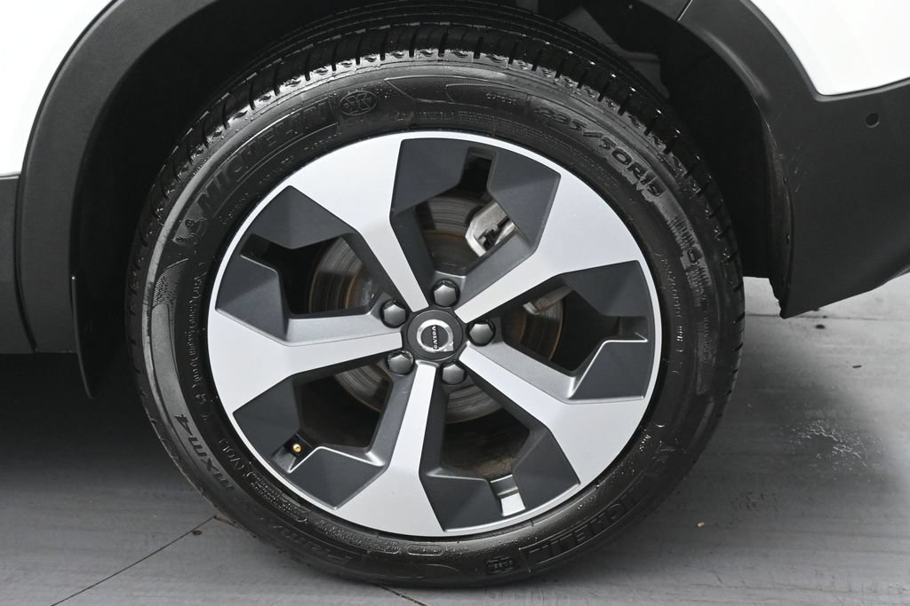 Used 2026 Volvo XC40 B5 Plus AWD/4WD image 15