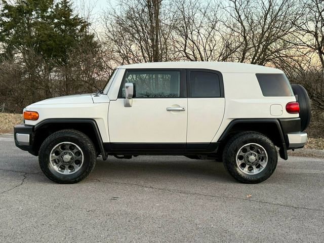 Used 2011 Toyota FJ Cruiser 4WD image 3