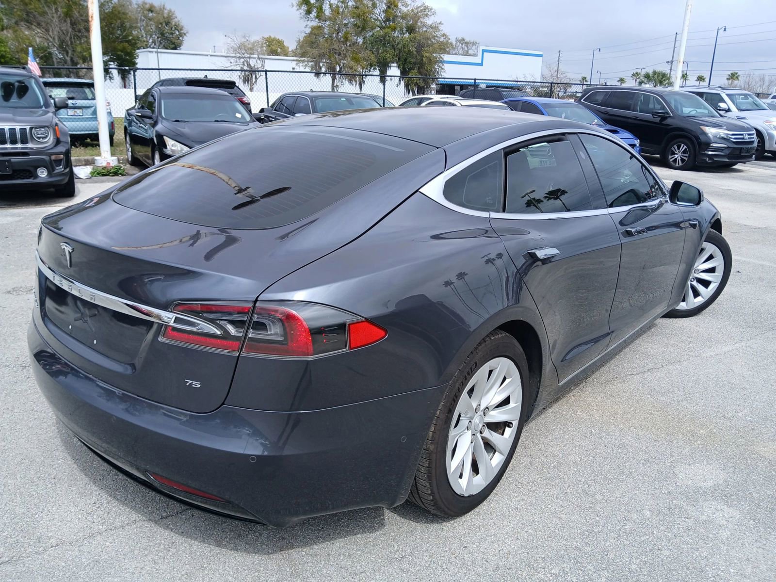 Used 2017 Tesla Model S 75 image 5