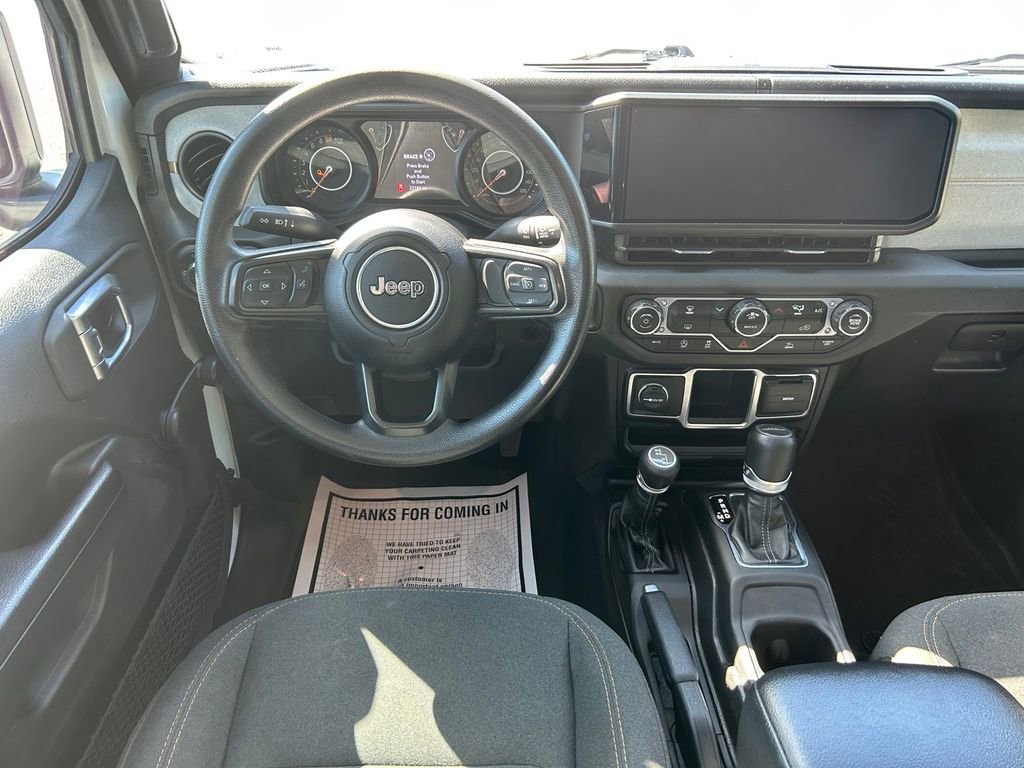 Used 2024 Jeep Gladiator Sport AWD/4WD image 11