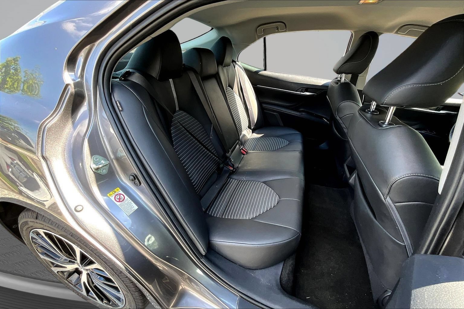 Used 2018 Toyota Camry SE FWD image 22