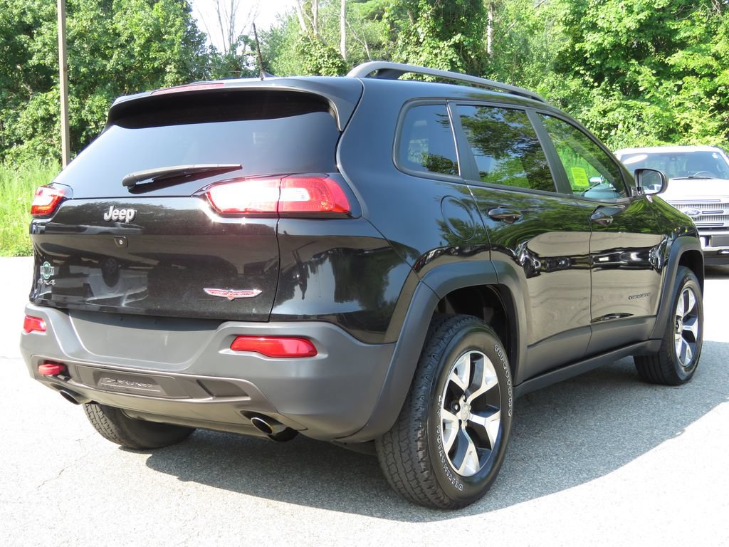 Used 2016 Jeep Cherokee Trailhawk w/ Comfort/Convenience Group AWD/4WD image 5