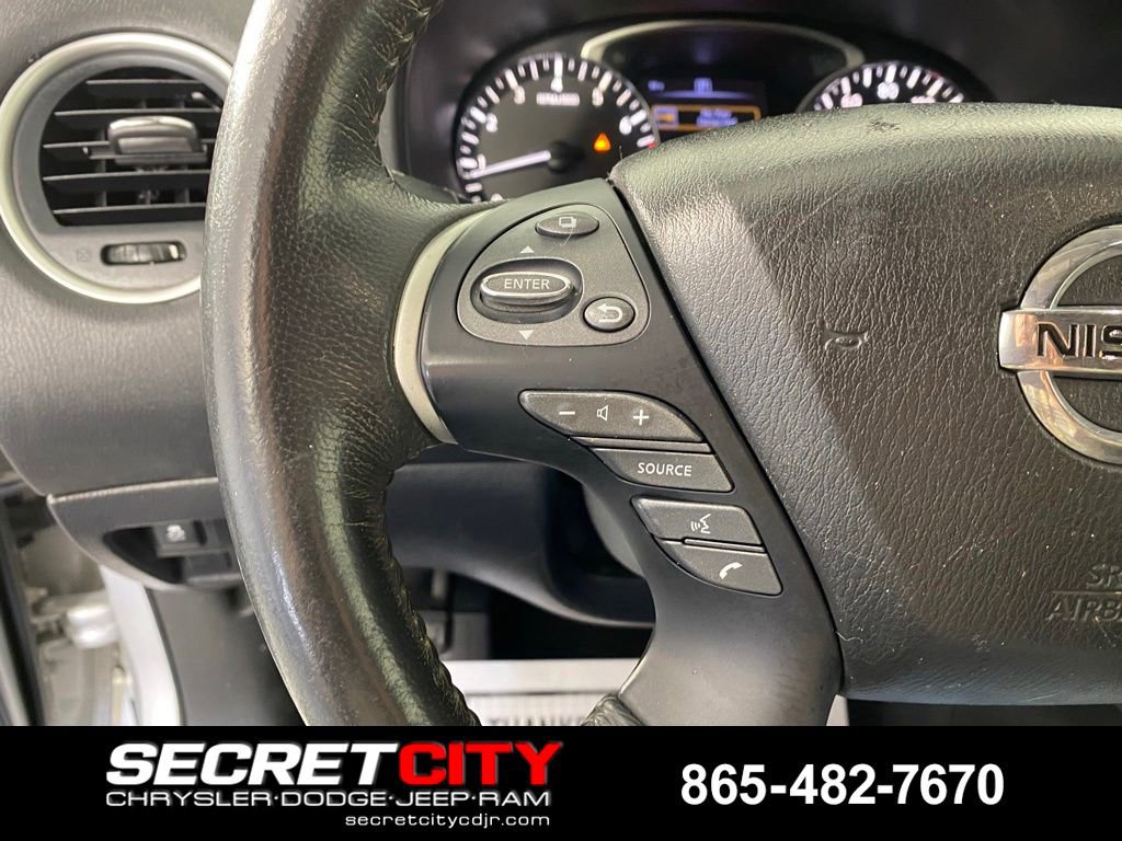 Used 2018 Nissan Pathfinder SV FWD image 14