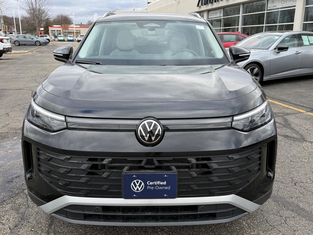 Certified 2025 Volkswagen Tiguan SE AWD/4WD image 9