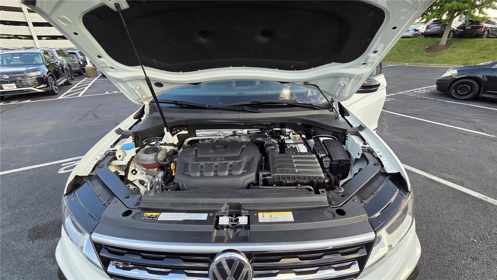 Used 2021 Volkswagen Tiguan SE R-Line AWD/4WD image 10