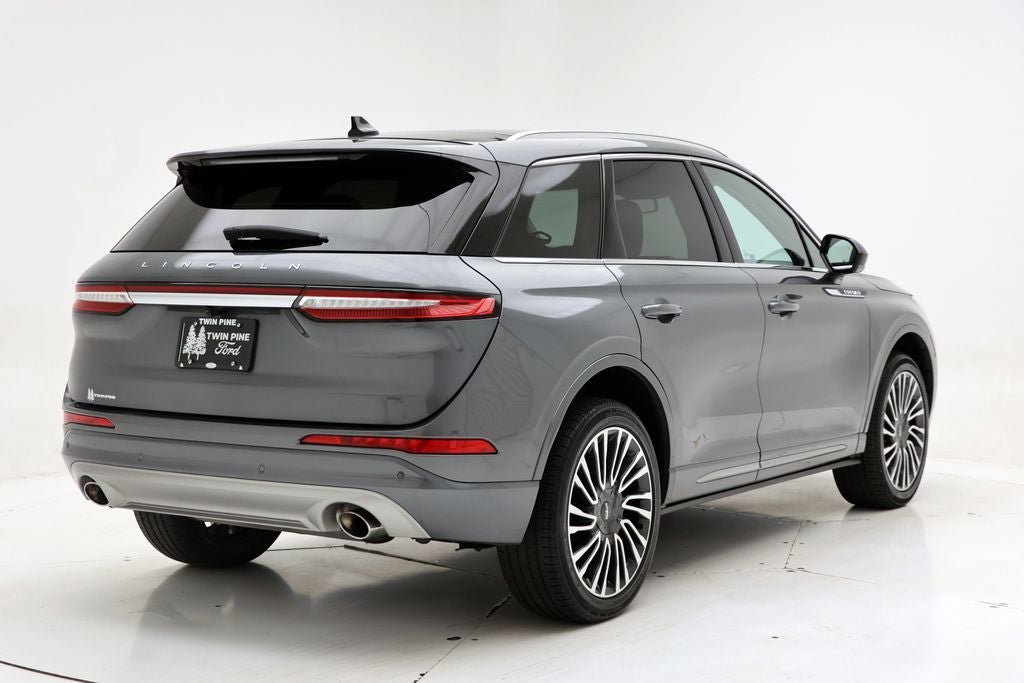 Used 2022 Lincoln Corsair AWD w/ Premium Package image 8