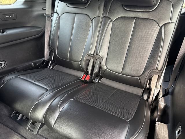 Used 2024 Jeep Grand Cherokee L Limited w/ Luxury Tech Group II image 17