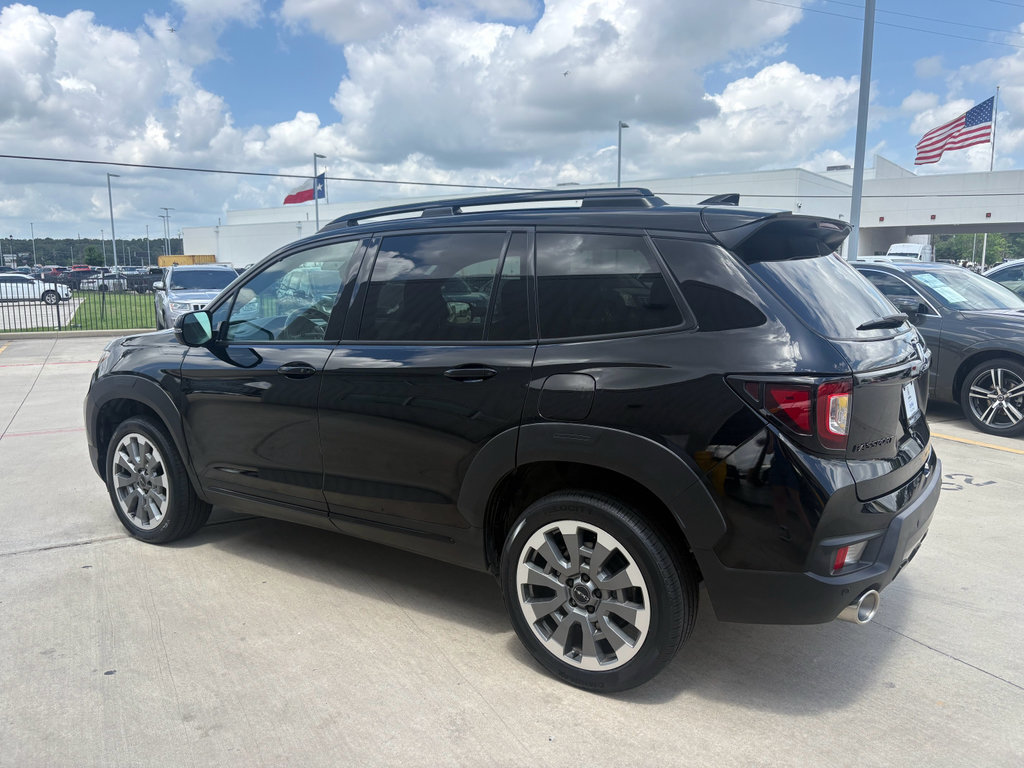 Certified 2024 Honda Passport Black Edition image 6